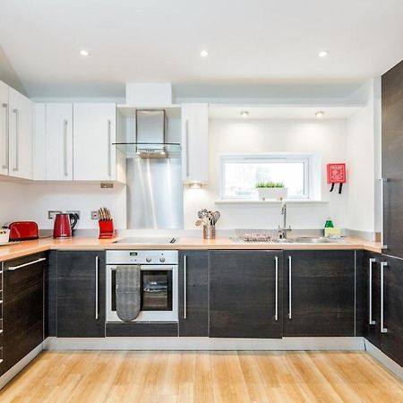 Roomspace Serviced Apartments - Abbot'S Yard Guildford Buitenkant foto